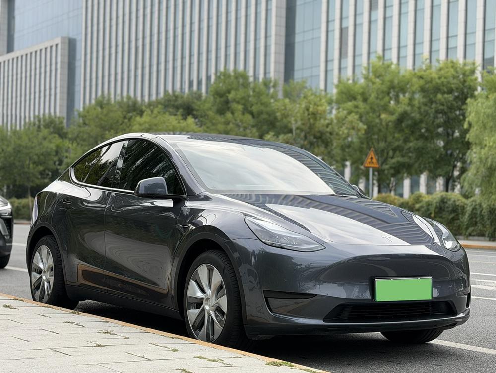 Tesla Model Y 2022 #3 Tesla Model Y 2022 car image #3