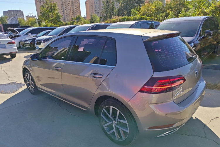Volkswagen Golf 2018 #5 Volkswagen Golf 2018 صورة سيارة #5