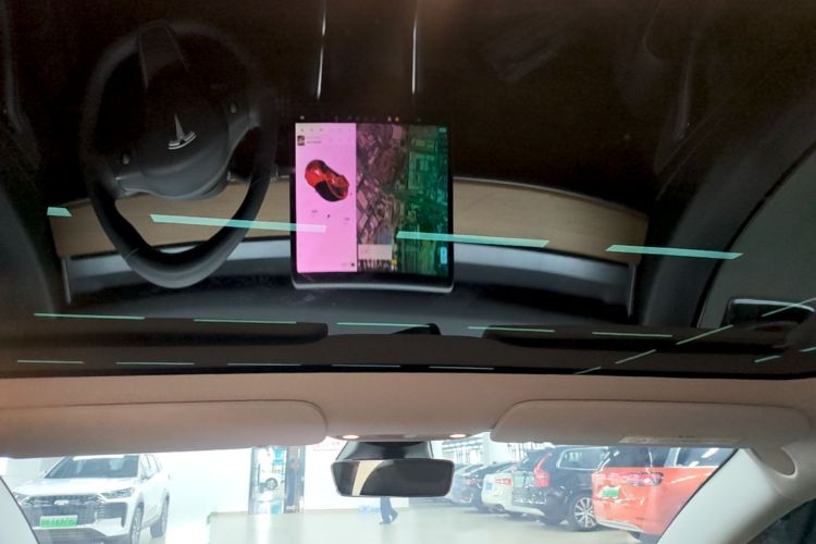 Tesla Model 3 2020 car image #18