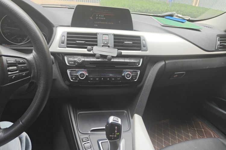 BMW 3 Series 2016 car image #13