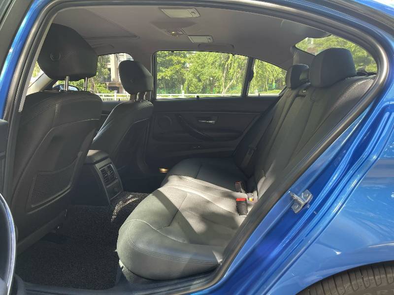 BMW 3 Series 2019 car image #5
