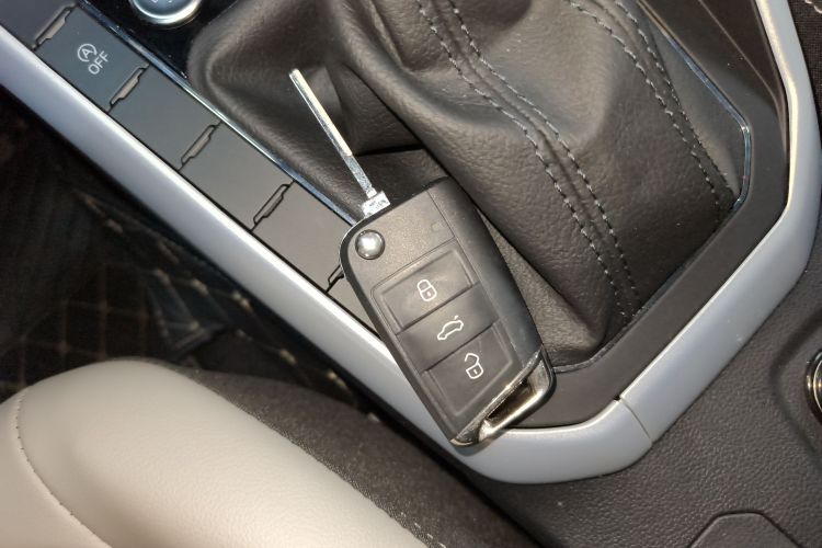 Volkswagen Polo 2022 صورة سيارة #9