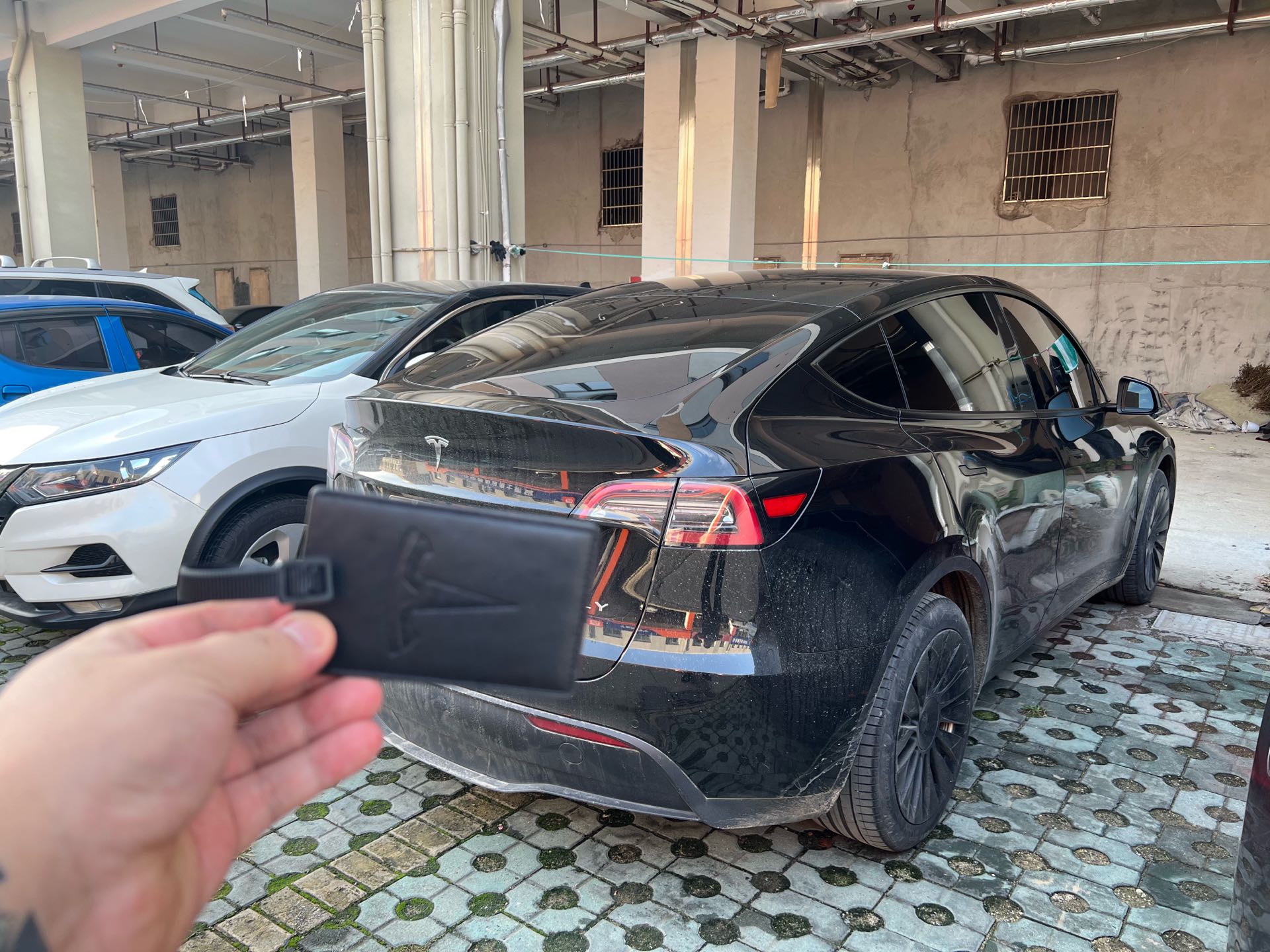 Tesla Model Y 2023 immagine di auto #12