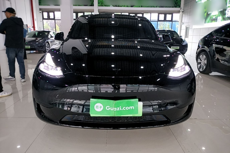Tesla Model Y 2024 #3 Tesla Model Y 2024 car image #3