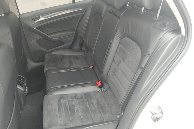 Volkswagen Golf 2019 #17 Volkswagen Golf 2019 car image #17