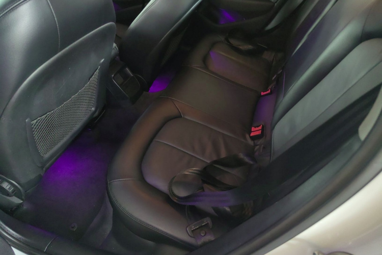 Audi A3 2019 car image #19