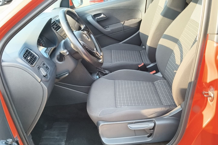 Volkswagen Polo 2016 car image #15