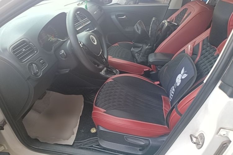 Volkswagen Polo 2018 car image #15