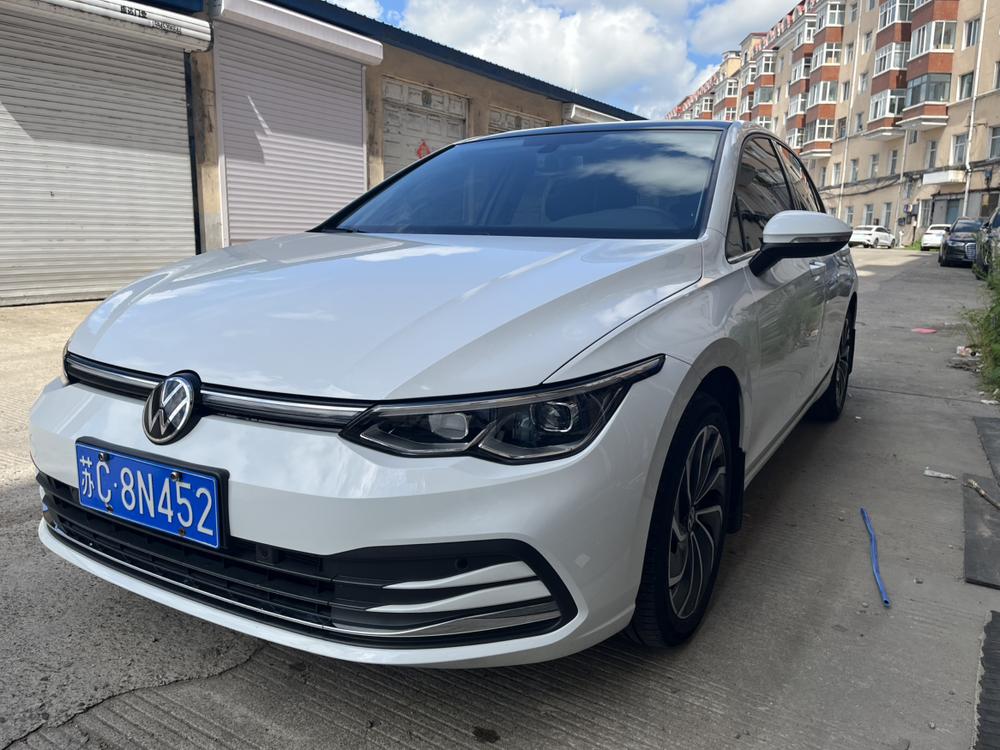 Volkswagen Golf 2023 صورة سيارة 