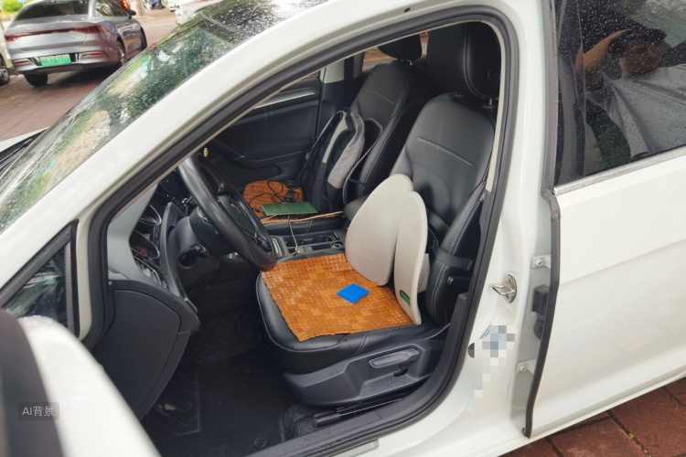 Volkswagen Golf 2017 car image #17