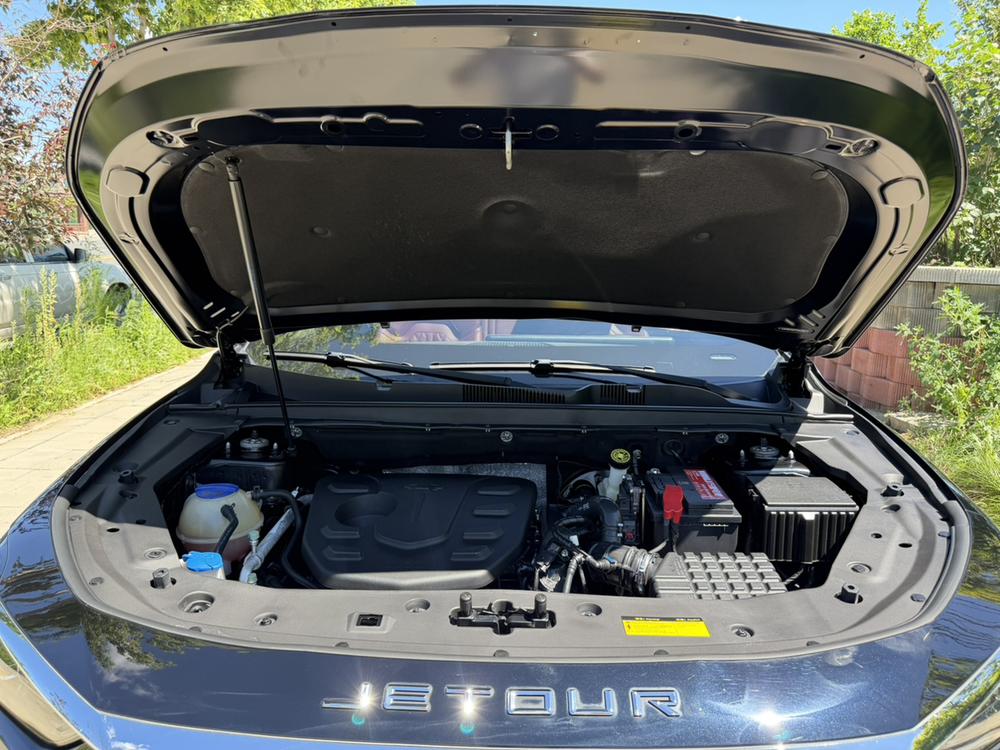 Jetour X70 PLUS 2023 car image #9