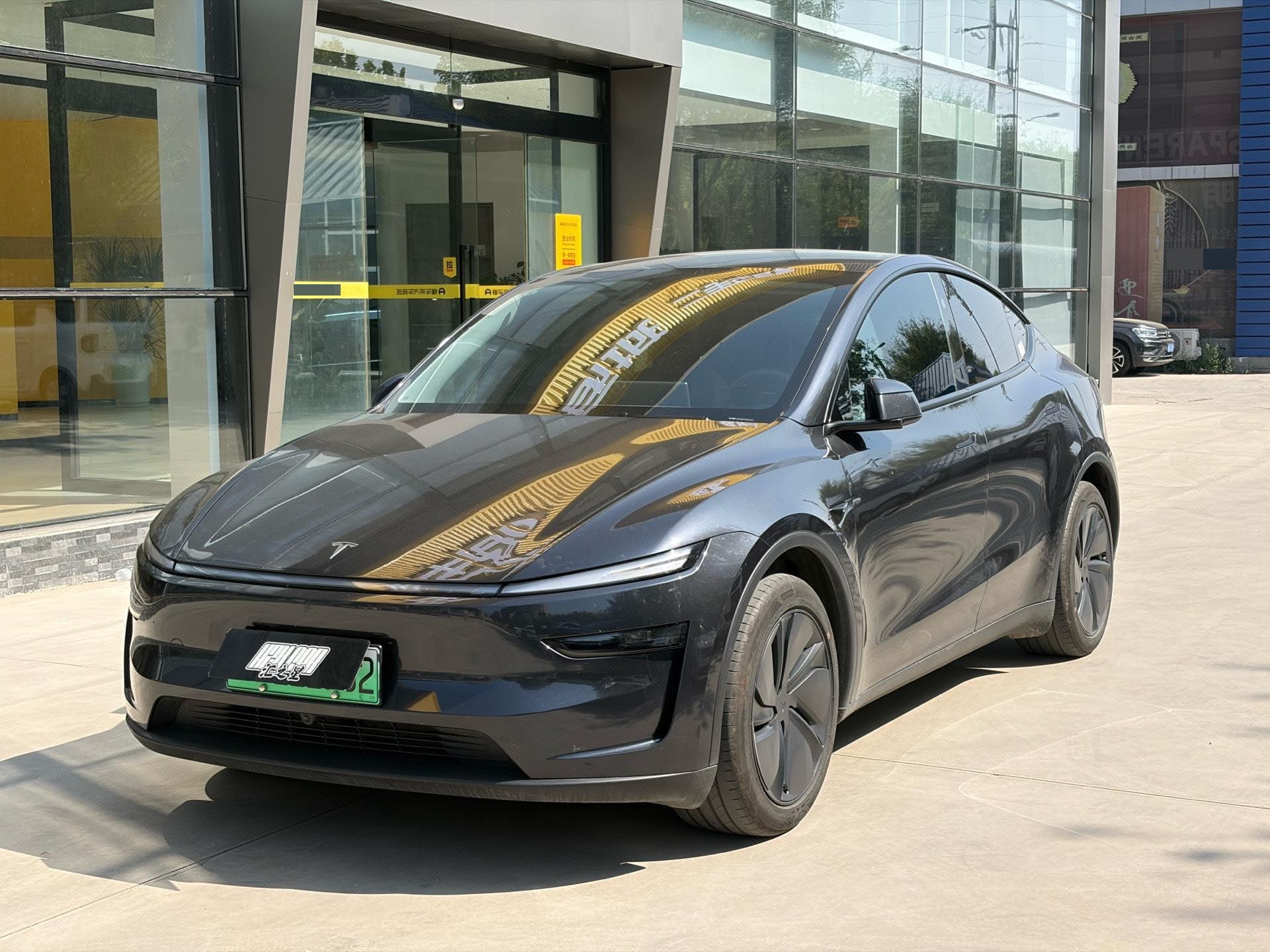 Tesla Model Y 2025 Tesla Model Y 2025 car image