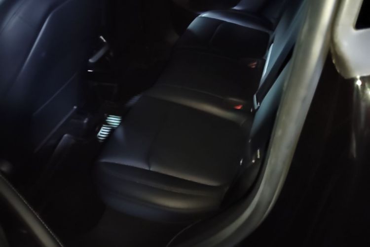 Tesla Model Y 2023 immagine di auto #17