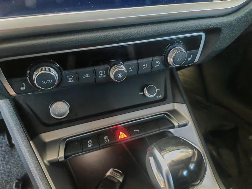 Audi Q3 2023 immagine di auto #10