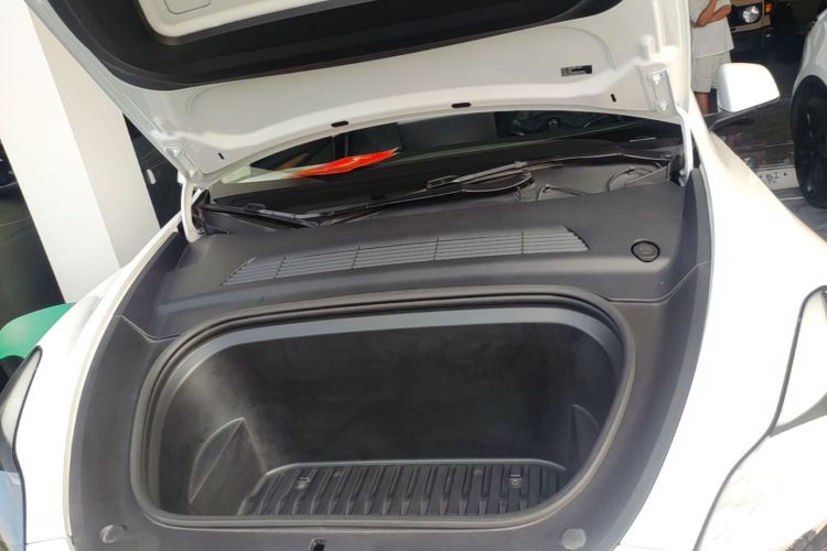 Tesla Model Y 2021 #20 Tesla Model Y 2021 car image #20