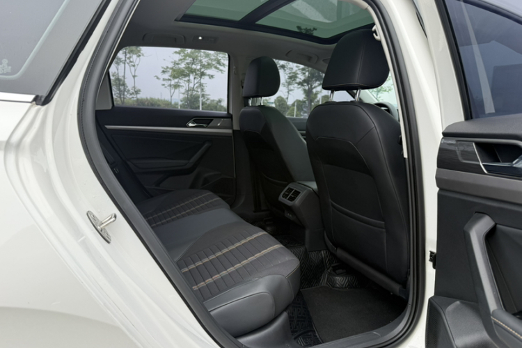 Volkswagen Lavida 2020 car image #16