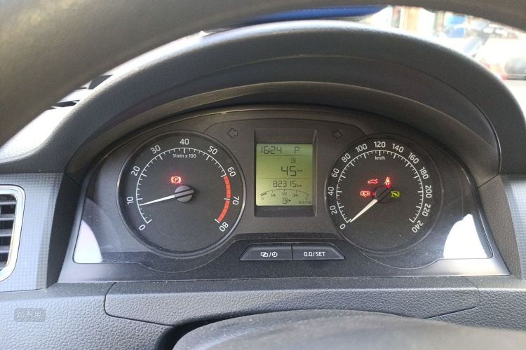 Skoda Rapid 2017 #13 Skoda Rapid 2017 image de voiture #13