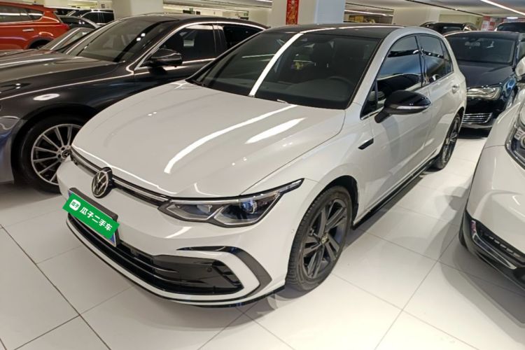 Volkswagen Golf 2022 car image #2