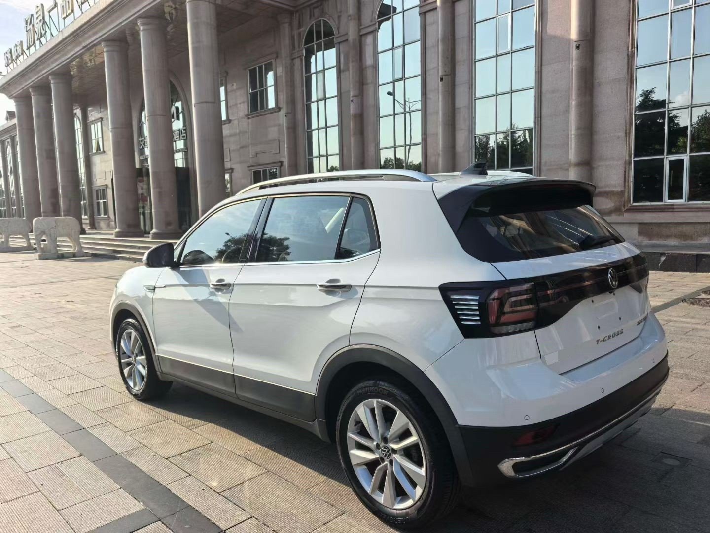 Volkswagen T-Cross 2020 car image #6