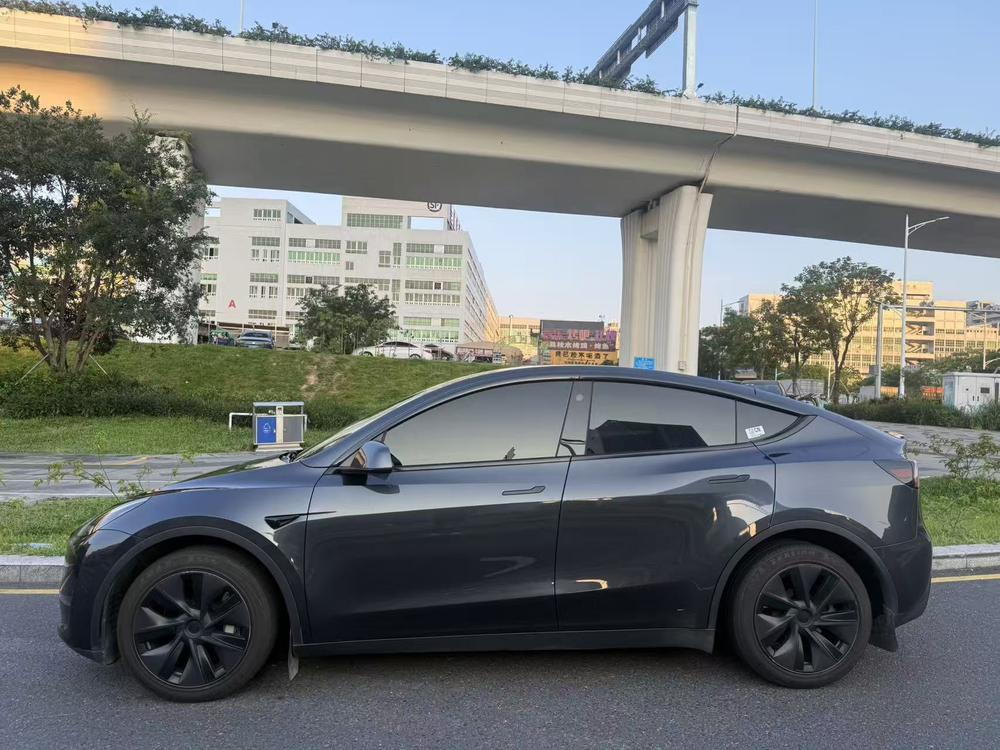 Tesla Model Y 2024 #4 Tesla Model Y 2024 immagine di auto #4