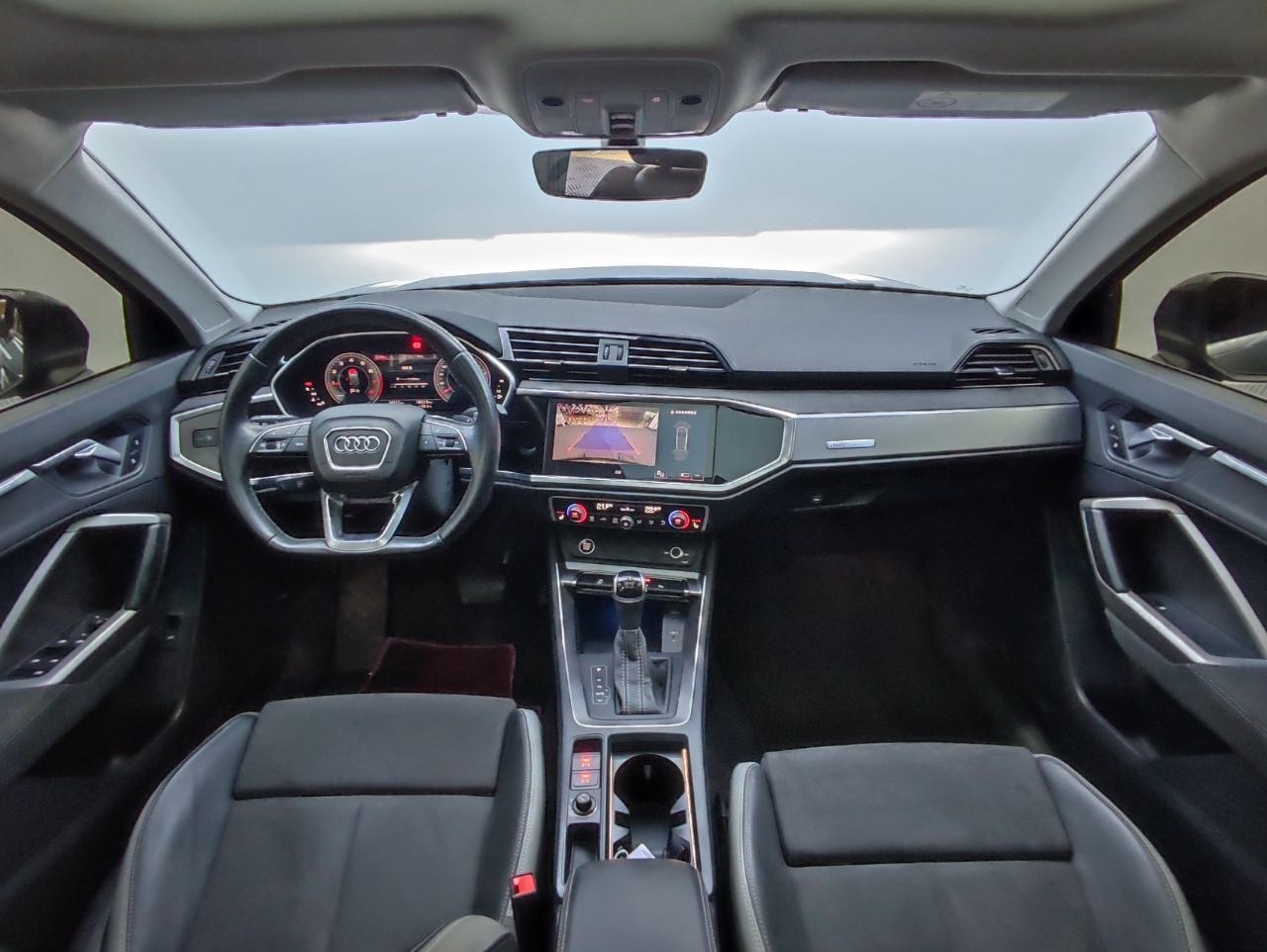 Audi Q3 2022 car image #7