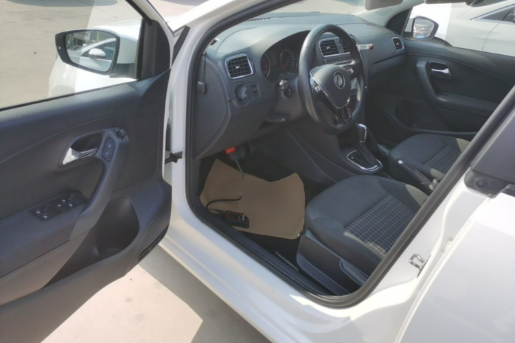 Volkswagen Polo 2016 #12 Volkswagen Polo 2016 car image #12