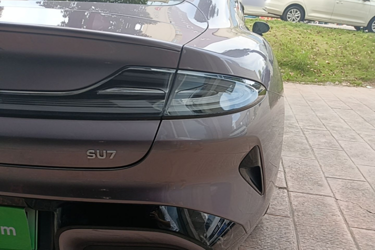 MI SU7 2024 #8 MI SU7 2024 car image #8