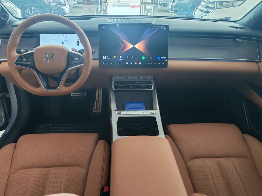 BYD HanL 2025 car image #7