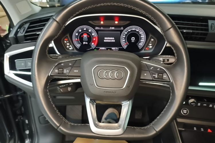 Audi Q3 2023 #11 Audi Q3 2023 car image #11