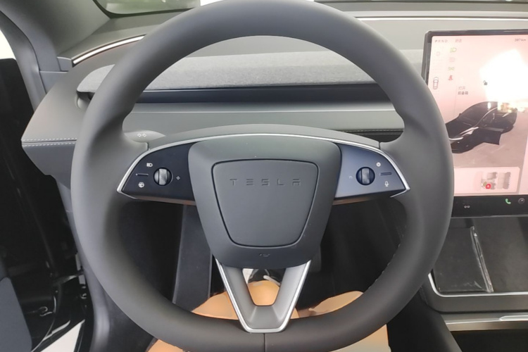 Tesla Model Y 2026 #11 Tesla Model Y 2026 car image #11
