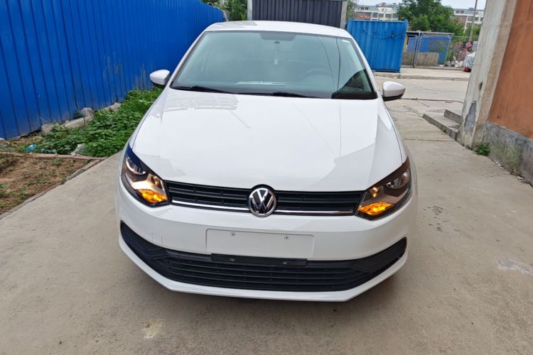 Volkswagen Polo 2016 car image #3