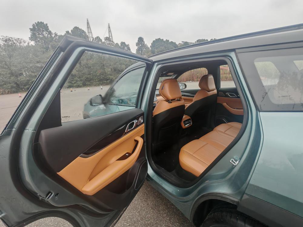 GEELY Boyue L 2025 car image #11