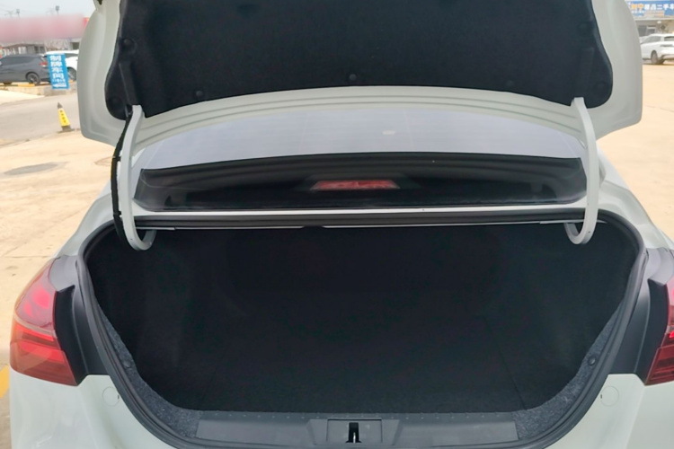 GEELY Emgrand 2020 car image #19