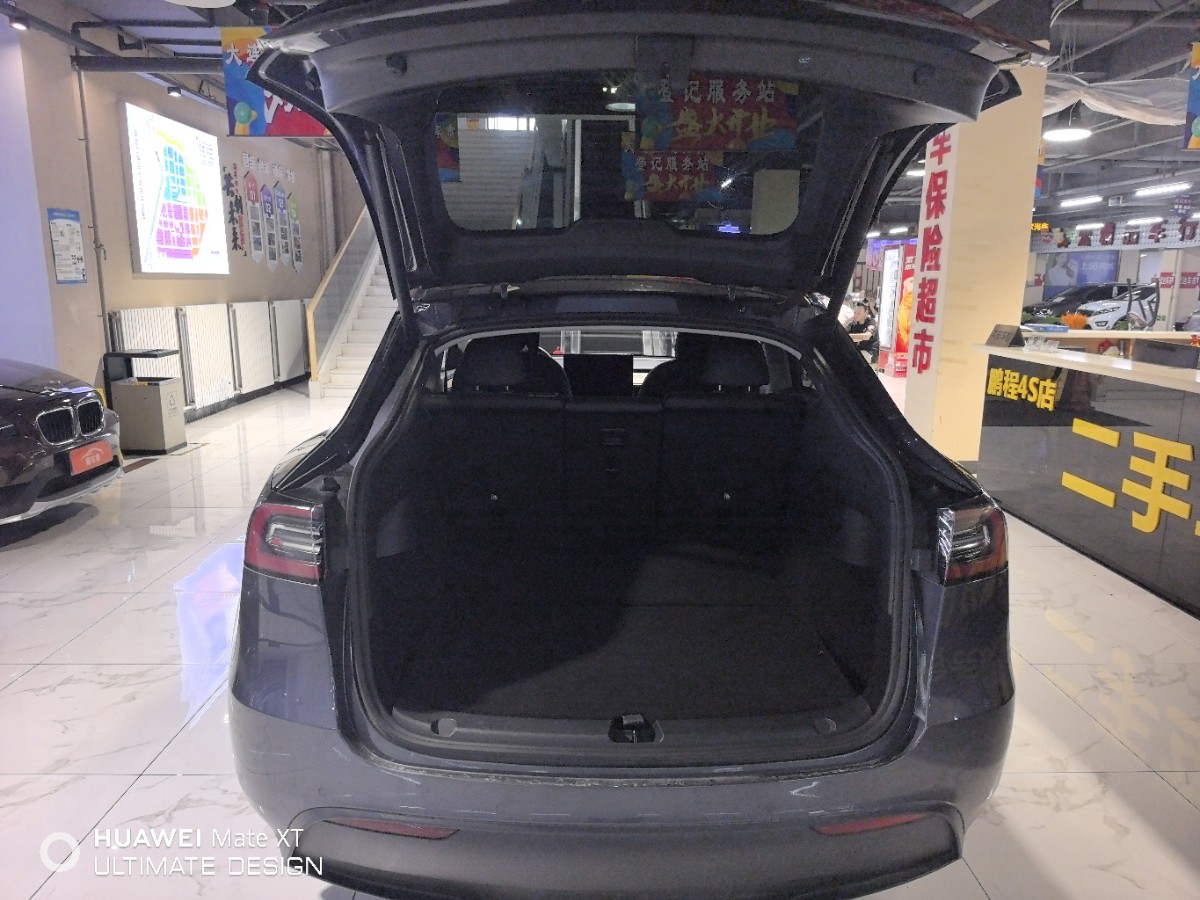 Tesla Model Y 2021 car image #12