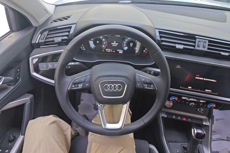 Audi Q3 2023 #11 Audi Q3 2023 car image #11