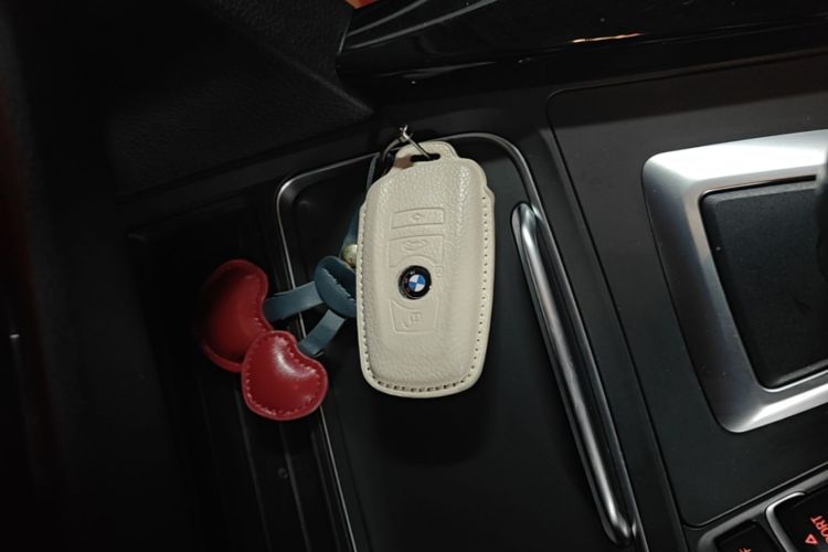BMW 3 Series 2017 #9 BMW 3 Series 2017 car image #9