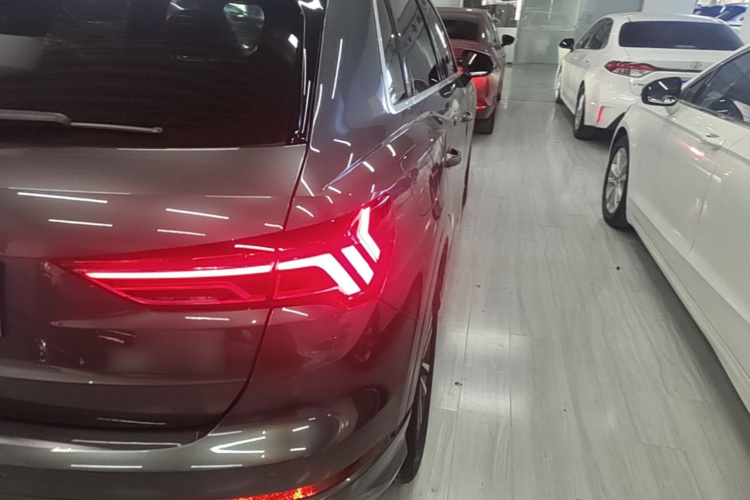 Audi Q3 2021 #8 Audi Q3 2021 car image #8