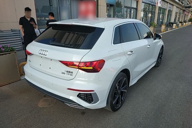 Audi A3 2023 immagine di auto #7