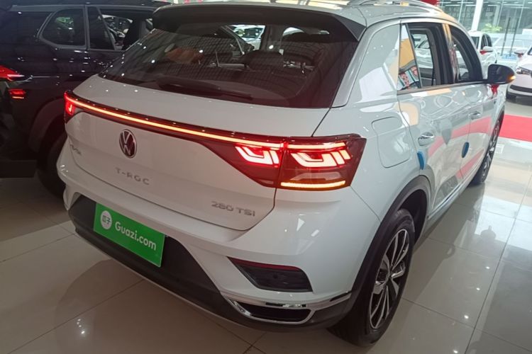Volkswagen T-Roc 2024 car image #7