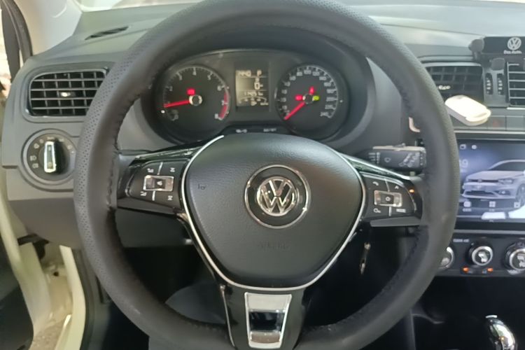 Volkswagen Polo 2016 #15 Volkswagen Polo 2016 car image #15
