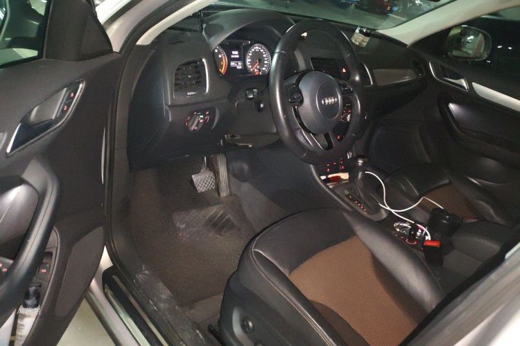 Audi Q3 2017 immagine di auto #18