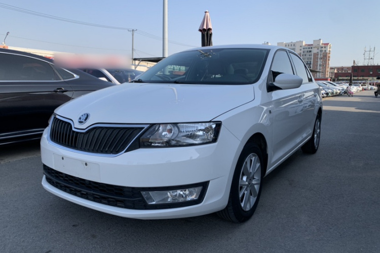 Skoda Rapid 2015 #2 Skoda Rapid 2015 image de voiture #2