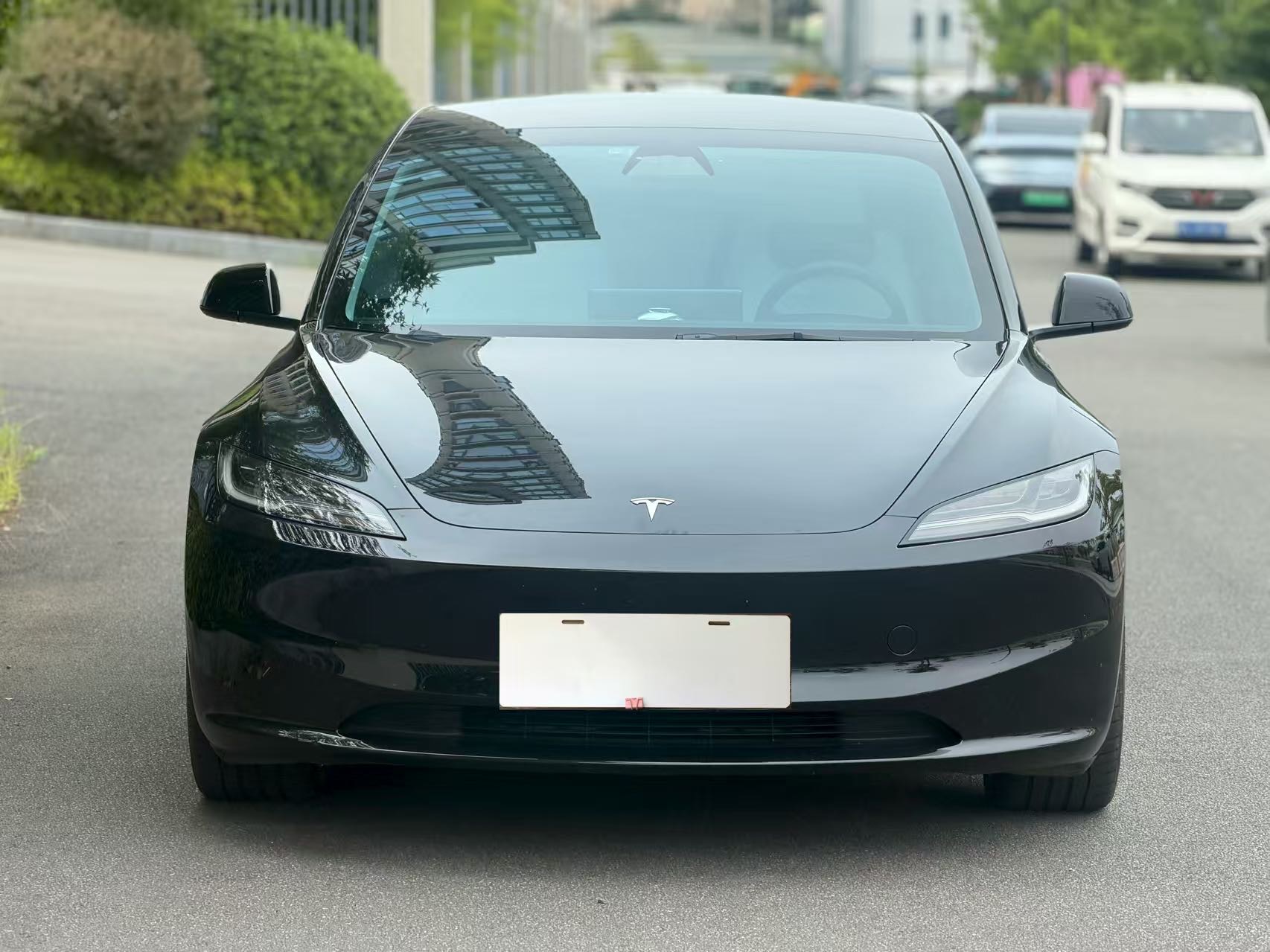 Tesla Model 3 2024 car image #2