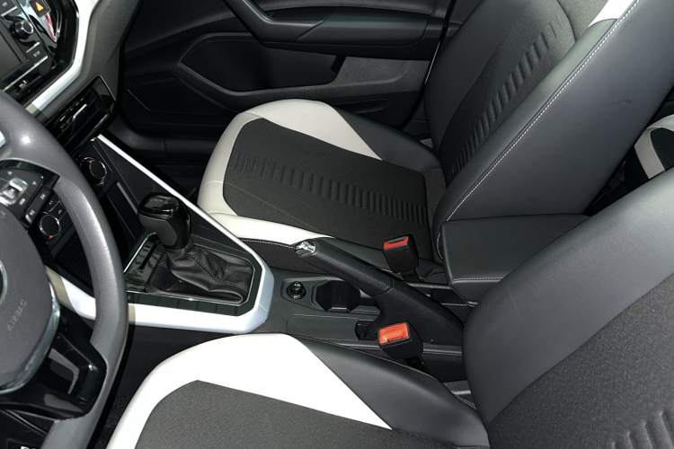 Volkswagen Polo 2020 صورة سيارة #14