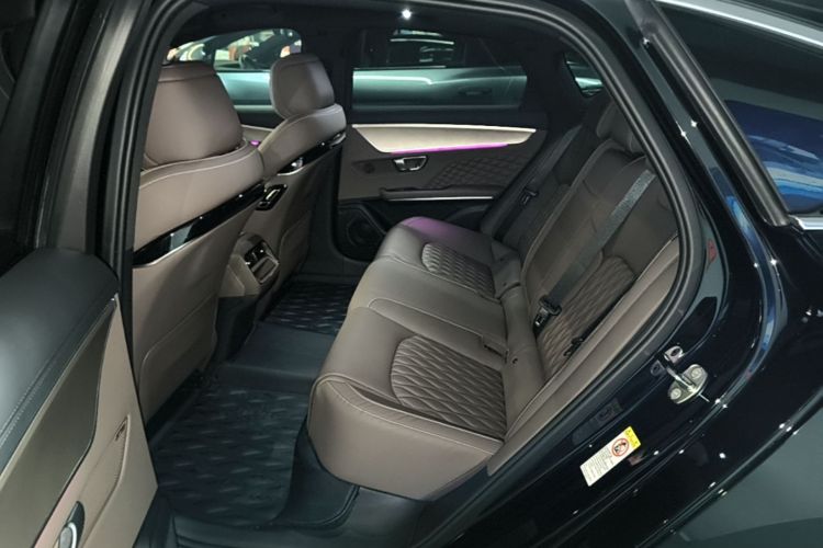 BYD Han 2023 car image #17