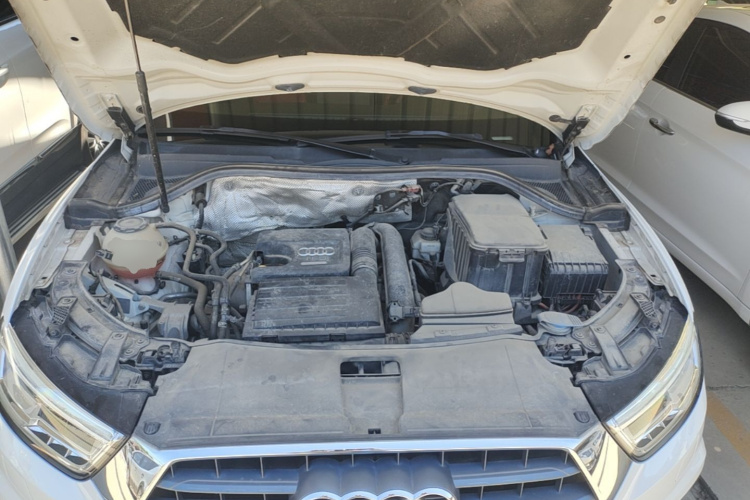 Audi Q3 2018 car image #20