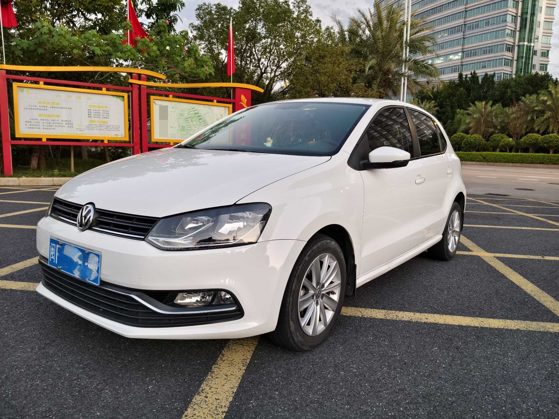 Volkswagen Polo 2015 Volkswagen Polo 2015 car image