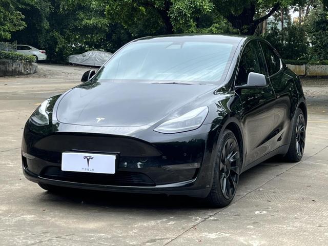 Tesla Model Y 2023 #13 Tesla Model Y 2023 car image #13
