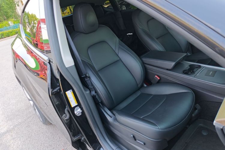 Tesla Model Y 2023 immagine di auto #24