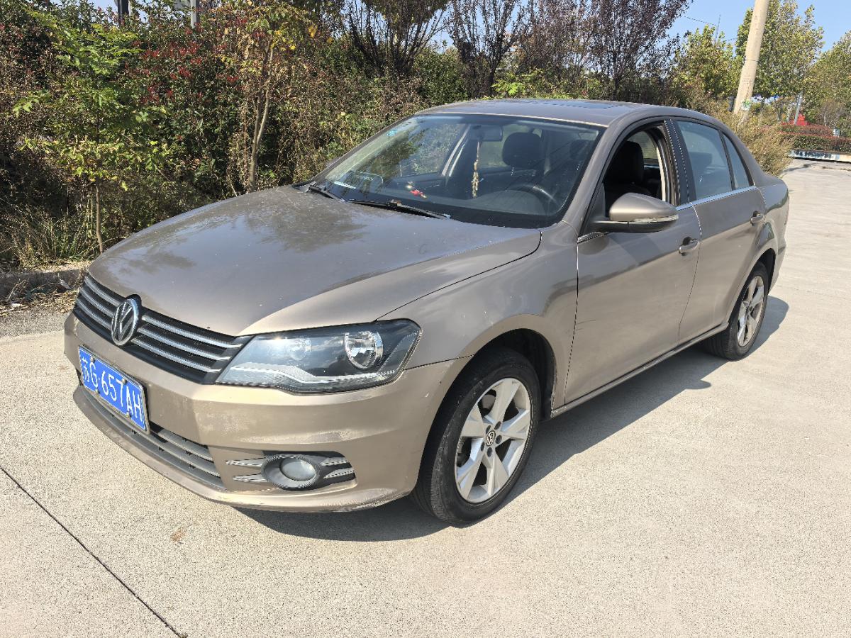 Volkswagen Bora 2013 Volkswagen Bora 2013 صورة سيارة